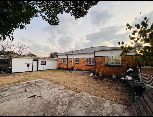 5 BEDROOM HOUSE FOR SALE IN PRIMROSE